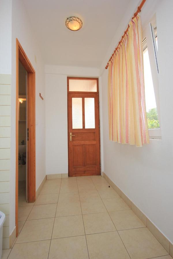 Apartments By The Sea Sali, Dugi Otok - 8121 Kültér fotó