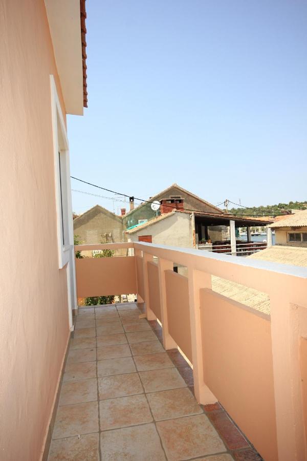 Apartments By The Sea Sali, Dugi Otok - 8121 Kültér fotó